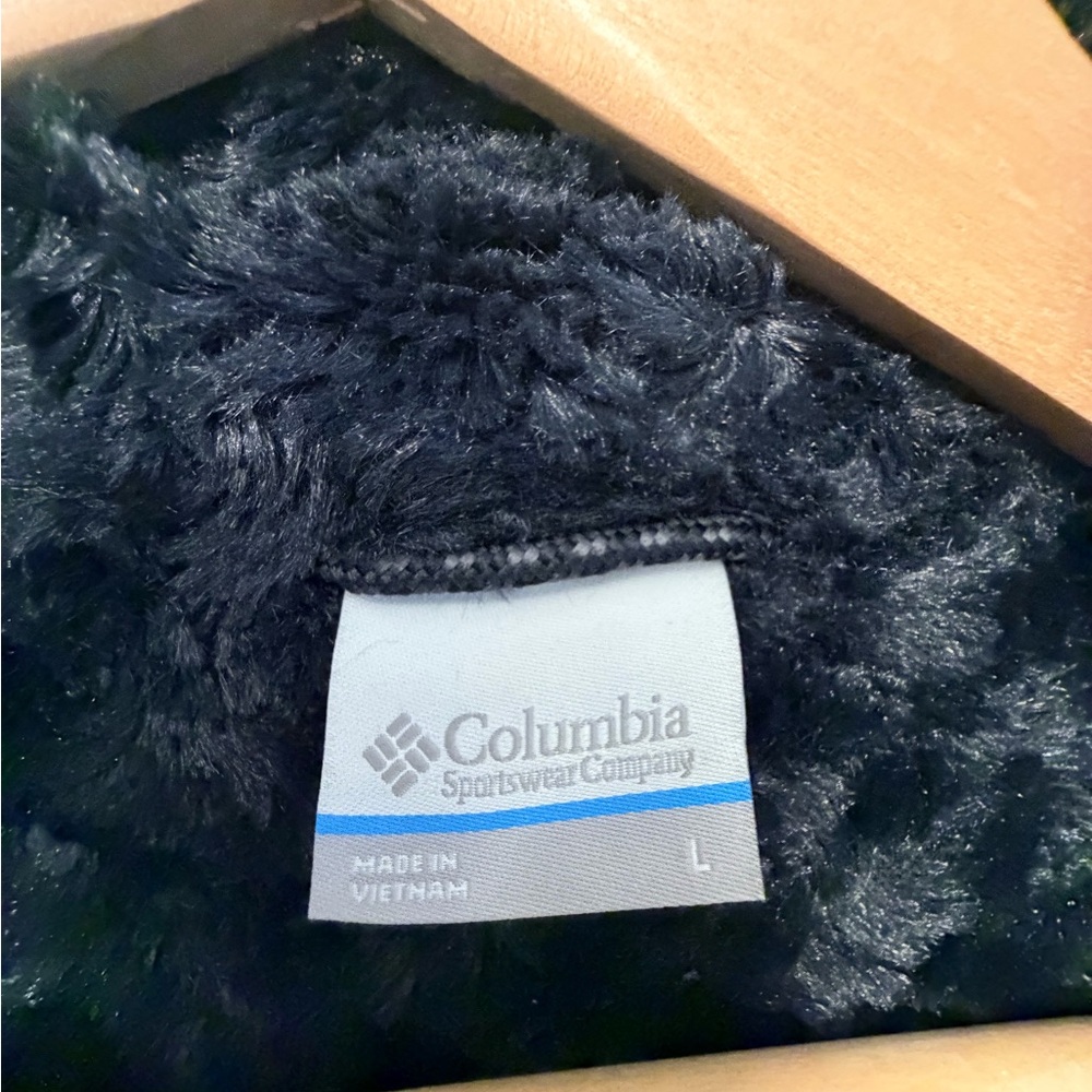 Columbia Women's Quilted Navy Jacket - Picture 4 of 4